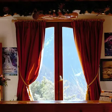 アンコリー シャンパニー アン ヴァノアーズ ホテル